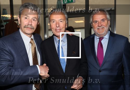 Den Haag, 8 Mei 2019
Uitreiking boek Elco Brinkman met de tekst: Bouwen en Bewaren
Elco Brinkman met 2 broers  Menno Brinkman en Bram Brinkman