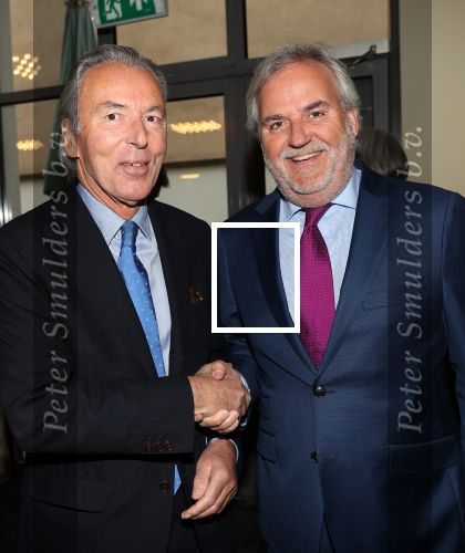 Den Haag, 8 Mei 2019
Uitreiking boek Elco Brinkman met de tekst: Bouwen en Bewaren
Elco Brinkman met 2 broers  Menno Brinkman en Bram Brinkman