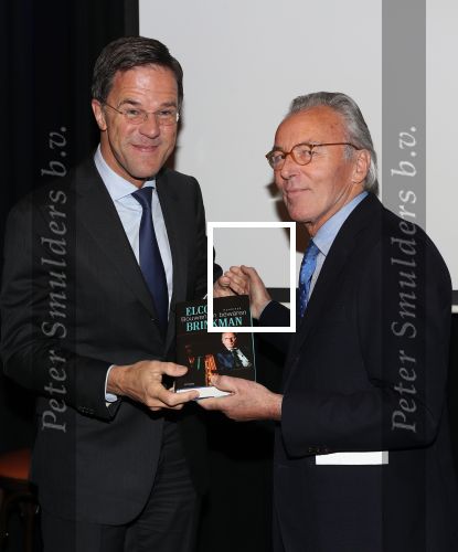 Den Haag, 8 Mei 2019
Uitreiking boek Elco Brinkman met de tekst: Bouwen en Bewaren
Elco Brinkman met Mark Rutte