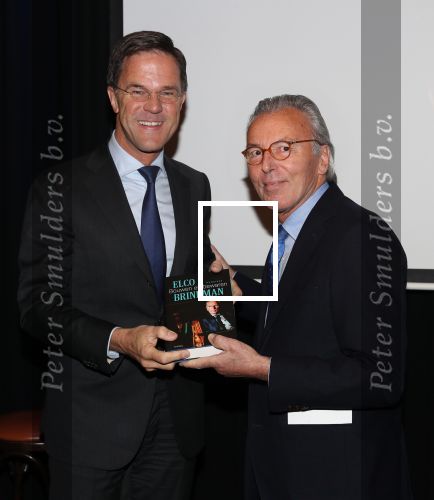 Den Haag, 8 Mei 2019
Uitreiking boek Elco Brinkman met de tekst: Bouwen en Bewaren
Elco Brinkman met Mark Rutte
