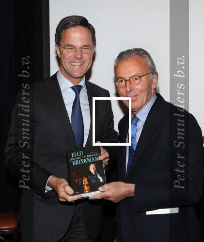 Den Haag, 8 Mei 2019
Uitreiking boek Elco Brinkman met de tekst: Bouwen en Bewaren
Elco Brinkman met Mark Rutte