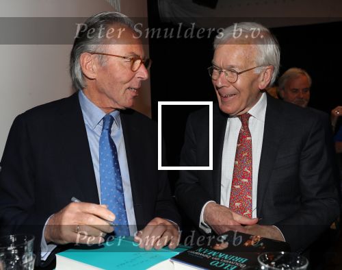 Den Haag, 8 Mei 2019
Uitreiking boek Elco Brinkman met de tekst: Bouwen en Bewaren
Elco Brinkman met Tjeenk Willink
