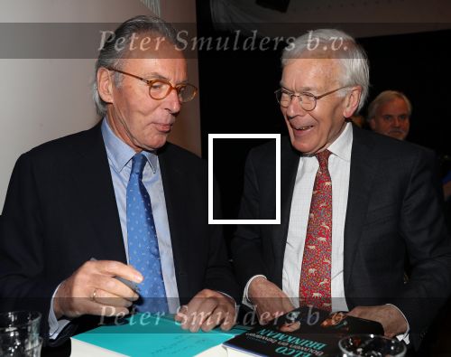 Den Haag, 8 Mei 2019
Uitreiking boek Elco Brinkman met de tekst: Bouwen en Bewaren
Elco Brinkman met Tjeenk Willink