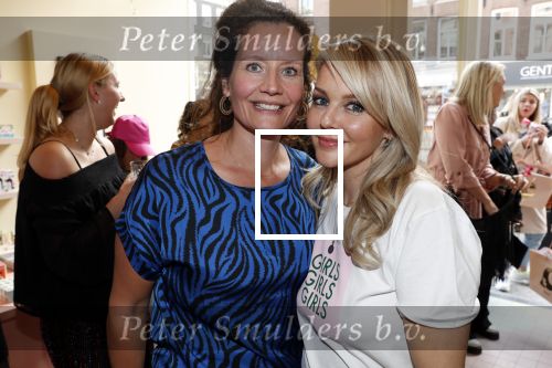 Amsterdam 12 april 2019
Opening winkel van Chantal Janzen &C op de van Woustraat. Chantal en Femke de Veer