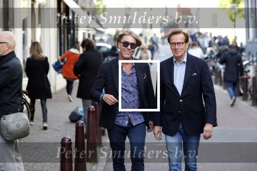 Amsterdam 1o0 mei 2019
Frank en Rogier van paleis voor een prikkie op straat in Amsterdam.
