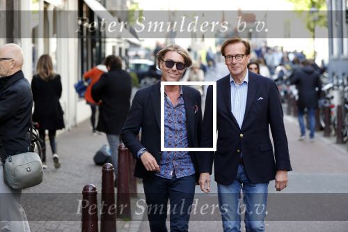 Amsterdam 1o0 mei 2019
Frank en Rogier van paleis voor een prikkie op straat in Amsterdam.