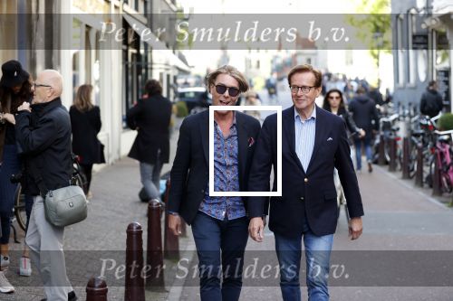 Amsterdam 1o0 mei 2019
Frank en Rogier van paleis voor een prikkie op straat in Amsterdam.