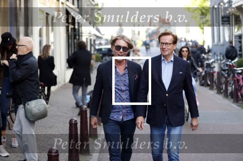 Amsterdam 1o0 mei 2019
Frank en Rogier van paleis voor een prikkie op straat in Amsterdam.