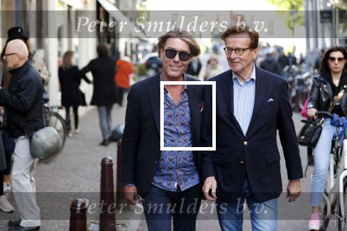 Amsterdam 1o0 mei 2019
Frank en Rogier van paleis voor een prikkie op straat in Amsterdam.