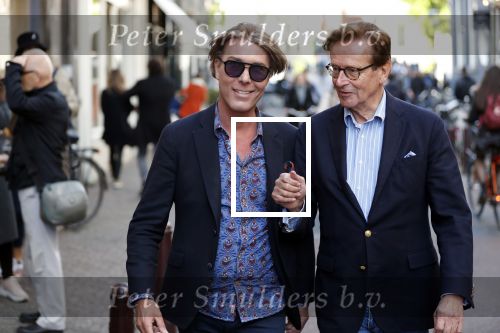 Amsterdam 1o0 mei 2019
Frank en Rogier van paleis voor een prikkie op straat in Amsterdam.