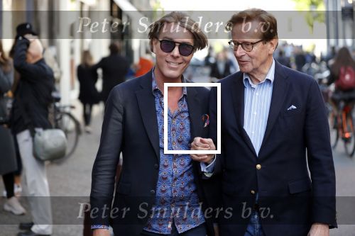 Amsterdam 1o0 mei 2019
Frank en Rogier van paleis voor een prikkie op straat in Amsterdam.