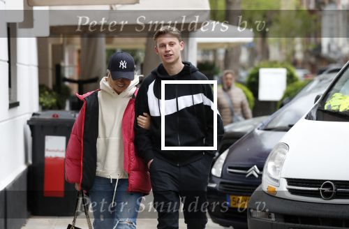 Amsterdam 7 mei 2019
Frenkie de Jong met zijn vriendin Mikky in Amsterdam zuid.