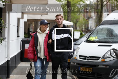 Amsterdam 7 mei 2019
Frenkie de Jong met zijn vriendin Mikky in Amsterdam zuid.