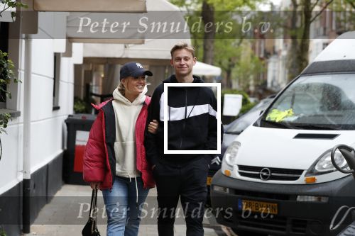 Amsterdam 7 mei 2019
Frenkie de Jong met zijn vriendin Mikky in Amsterdam zuid.
