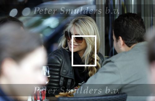 Amsterdam 11 mei 2019
Gaby Blaaser op terras bij v Dam .