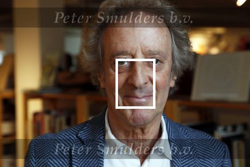 Amsterdam 15 april 2019
Boekpresentatie van Inge Ipenburg bij boekhandel Scheltema.
Simone Kleinsma krijgt het eerste exemplaar. 
Hans v Willigenburg