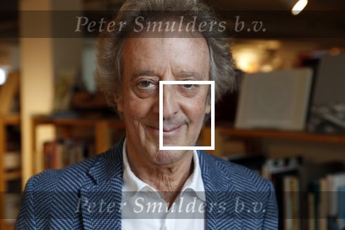 Amsterdam 15 april 2019
Boekpresentatie van Inge Ipenburg bij boekhandel Scheltema.
Simone Kleinsma krijgt het eerste exemplaar. 
Hans v Willigenburg