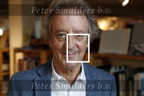 Amsterdam 15 april 2019
Boekpresentatie van Inge Ipenburg bij boekhandel Scheltema.
Simone Kleinsma krijgt het eerste exemplaar. 
Hans v Willigenburg