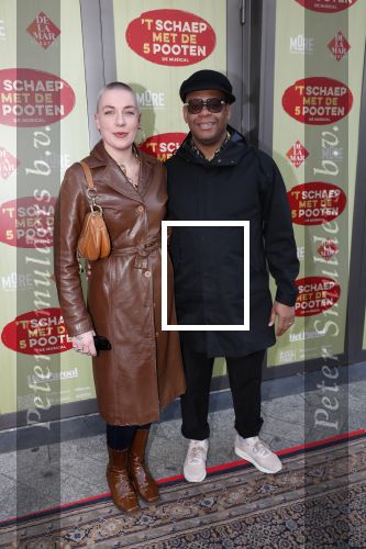 Amsterdam 14 april 2019
Premiere van t schaep met de 5 poten in het deLamar theater. Howard Komproe en partner Fien Ploeger