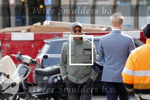 Den Haag 9 april 2019
Humberto tan fluitend op straat onderweg naar Libelle event in Dudok.