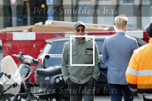 Den Haag 9 april 2019
Humberto tan fluitend op straat onderweg naar Libelle event in Dudok.