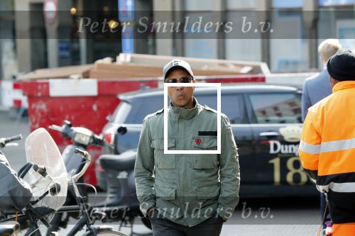 Den Haag 9 april 2019
Humberto tan fluitend op straat onderweg naar Libelle event in Dudok.
