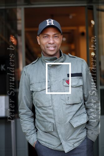 Den Haag 9 april 2019
Humberto tan fluitend op straat onderweg naar Libelle event in Dudok.