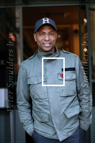 Den Haag 9 april 2019
Humberto tan fluitend op straat onderweg naar Libelle event in Dudok.