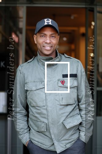 Den Haag 9 april 2019
Humberto tan fluitend op straat onderweg naar Libelle event in Dudok.