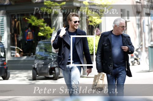 Amsterdam 11 mei 2019
Mark v Eeuwen en Huub Stapel op de cornelis schuytstraat. Ze gaan repeteren voor Flikken Rotterdam.