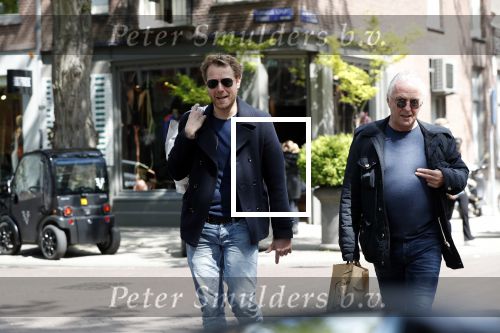 Amsterdam 11 mei 2019
Mark v Eeuwen en Huub Stapel op de cornelis schuytstraat. Ze gaan repeteren voor Flikken Rotterdam.