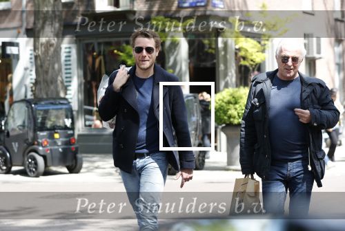 Amsterdam 11 mei 2019
Mark v Eeuwen en Huub Stapel op de cornelis schuytstraat. Ze gaan repeteren voor Flikken Rotterdam.