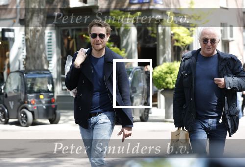 Amsterdam 11 mei 2019
Mark v Eeuwen en Huub Stapel op de cornelis schuytstraat. Ze gaan repeteren voor Flikken Rotterdam.