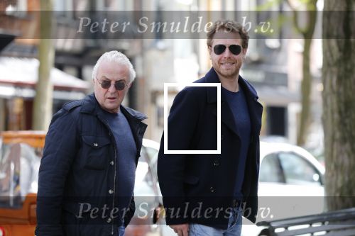 Amsterdam 11 mei 2019
Mark v Eeuwen en Huub Stapel op de cornelis schuytstraat. Ze gaan repeteren voor Flikken Rotterdam.