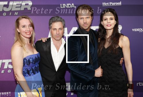 Amsterdam 15 april 2019
Premiere Baantjer in het nieuwe deLamar theater.
Igone de Jongh en Thijs Romer met Nienke Romer en Frederik Brom