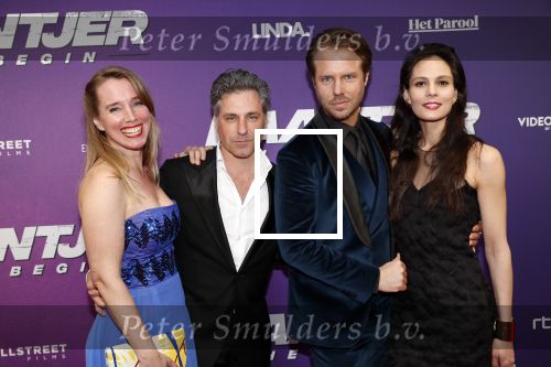 Amsterdam 15 april 2019
Premiere Baantjer in het nieuwe deLamar theater.
Igone de Jongh en Thijs Romer met Nienke Romer en Frederik Brom