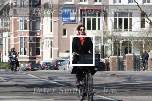 Amsterdam 9 april 2019
Isa Hoes op de fiets in Amsterdam zuid