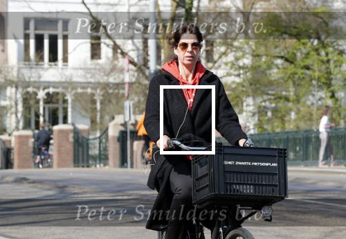 Amsterdam 9 april 2019
Isa Hoes op de fiets in Amsterdam zuid