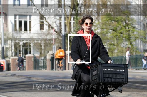 Amsterdam 9 april 2019
Isa Hoes op de fiets in Amsterdam zuid