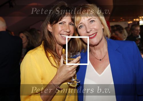 Amsterdam 7 mei 2019
Boekpresentatie Camilla Lackberg bij Mama Kelly in olympisch stadion.
aanwezig oa Daphne Deckers
Isa Hoes
Heleen van Royen
Anna Drijver
Marion Pauw
Susan Smit
Moniqiue des Bouvrie
Patricia Snel
Marlies Dekkers
Inge Ipenburg
Isa Hoes en Inge Ipenburg