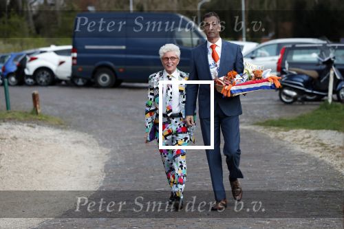 Bloemendaal 13 april 2019
Afscheidsfeest voor Hans Klok die naar Las Vegas gaat verhuizen. Jacques d Ancona kwam met zijn partner Hans Langhout
