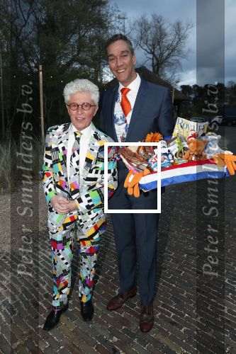 Bloemendaal 13 april 2019
Afscheidsfeest voor Hans Klok die naar Las Vegas gaat verhuizen. Jacques d Ancona kwam met zijn partner Hans Langhout