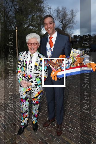 Bloemendaal 13 april 2019
Afscheidsfeest voor Hans Klok die naar Las Vegas gaat verhuizen. Jacques d Ancona kwam met zijn partner Hans Langhout