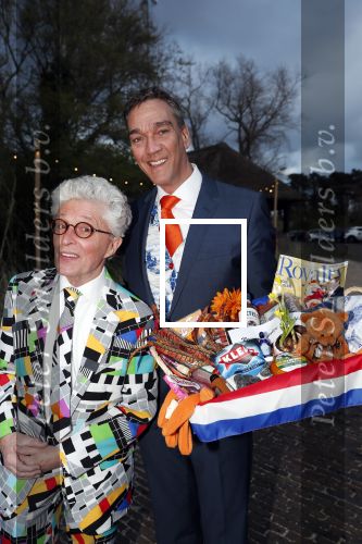 Bloemendaal 13 april 2019
Afscheidsfeest voor Hans Klok die naar Las Vegas gaat verhuizen. Jacques d Ancona kwam met zijn partner Hans Langhout