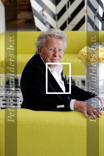 Naarden Vesting 18 april 2019
Catharine Keyl interviewt Jan des Bouvrie bij het Arsenaal.