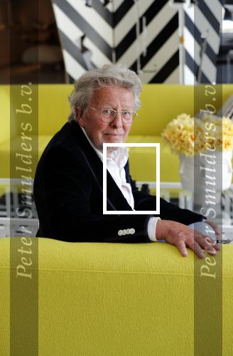 Naarden Vesting 18 april 2019
Catharine Keyl interviewt Jan des Bouvrie bij het Arsenaal.