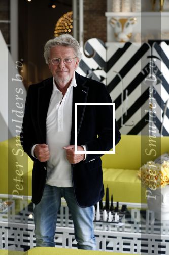 Naarden Vesting 18 april 2019
Catharine Keyl interviewt Jan des Bouvrie bij het Arsenaal.