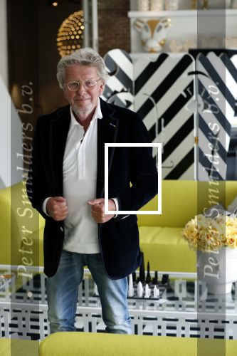 Naarden Vesting 18 april 2019
Catharine Keyl interviewt Jan des Bouvrie bij het Arsenaal.