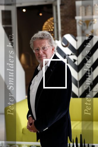 Naarden Vesting 18 april 2019
Catharine Keyl interviewt Jan des Bouvrie bij het Arsenaal.