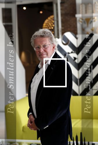 Naarden Vesting 18 april 2019
Catharine Keyl interviewt Jan des Bouvrie bij het Arsenaal.